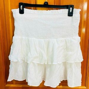 This skirt is perfect for a beach day! Very comfortable and cute.